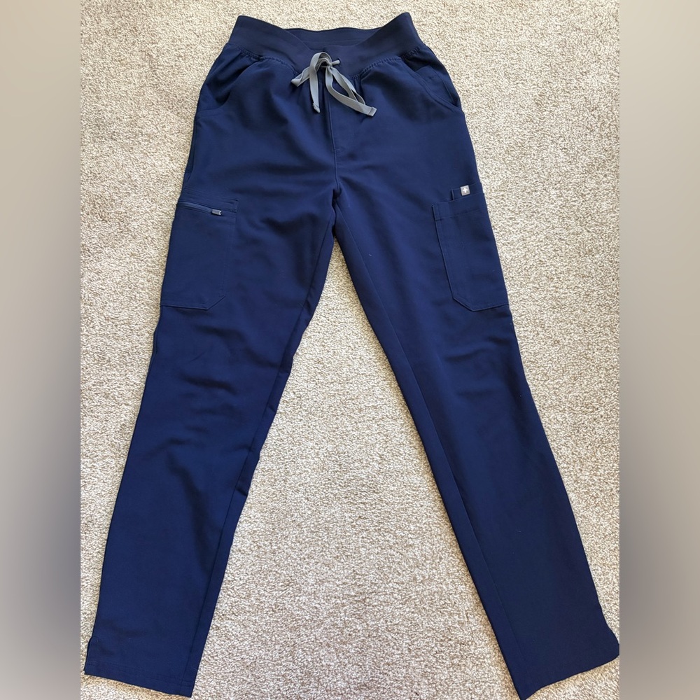 Figs High Waisted Yola Skinny
Scrub Pants